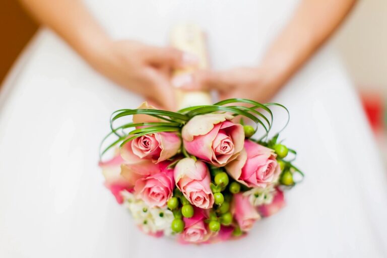 Beach Wedding: Bride