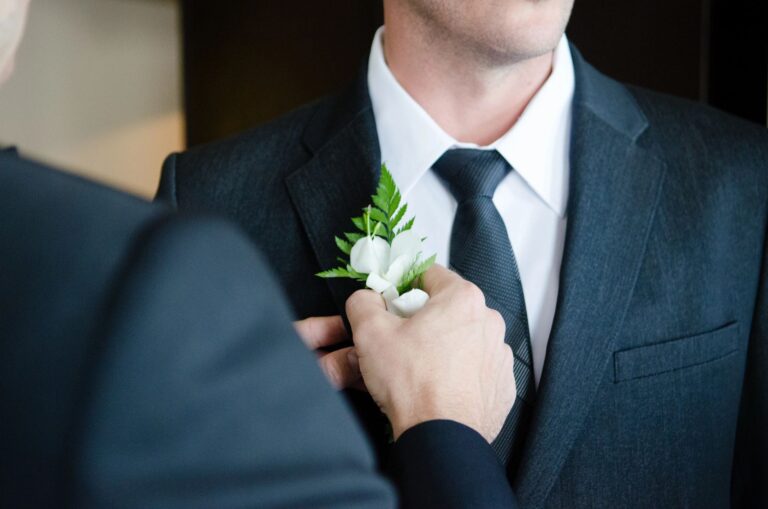 Beach Wedding: Groom